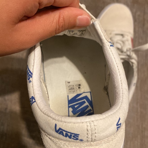 Vans Old Skool Shoes - Picture 14 of 16